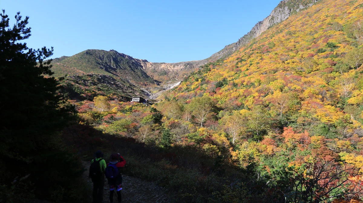 遠くにくろがね小屋