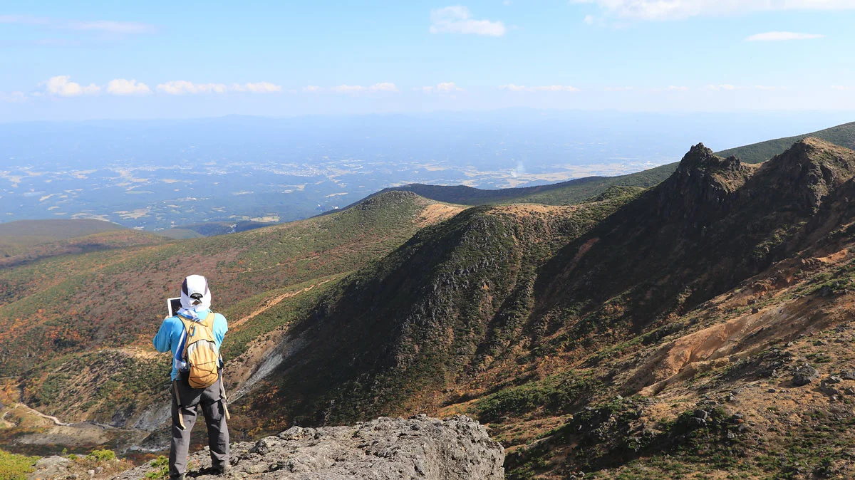 鉄山南側の岩場から見た二本松市内