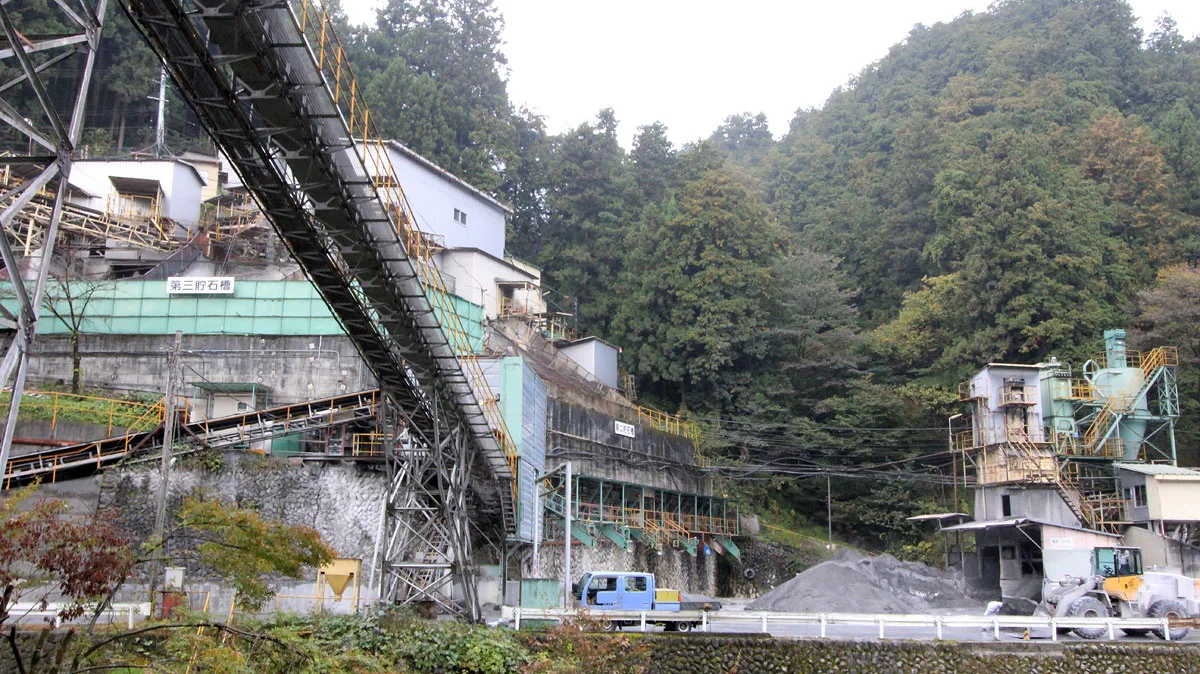 石灰岩の工業地帯
