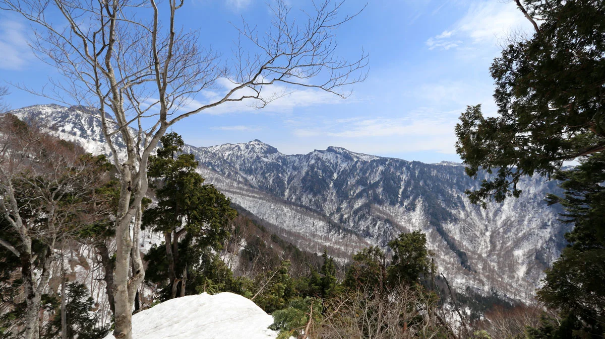 武尊山(沖武尊)、中岳、家ノ串山