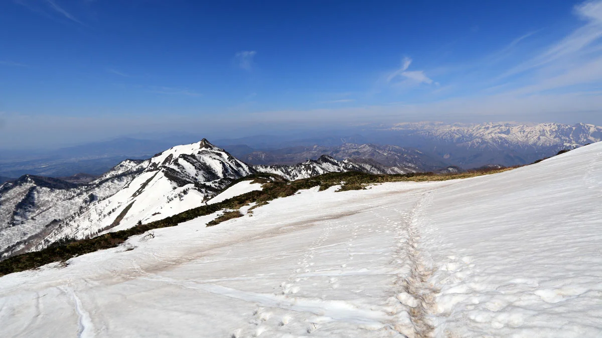 剣ヶ峰山への登山道