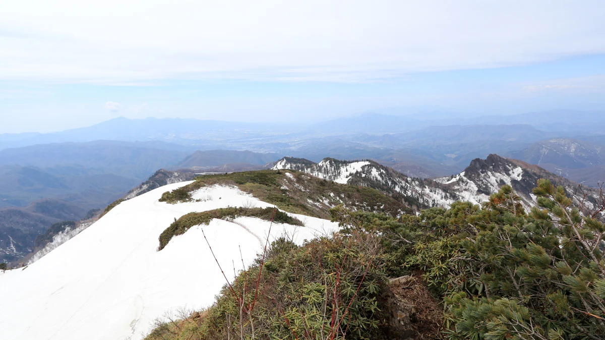 剣ヶ峰山から川場スキー場への道