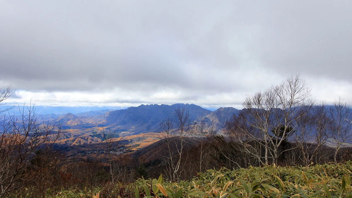 正面に戸隠連峰