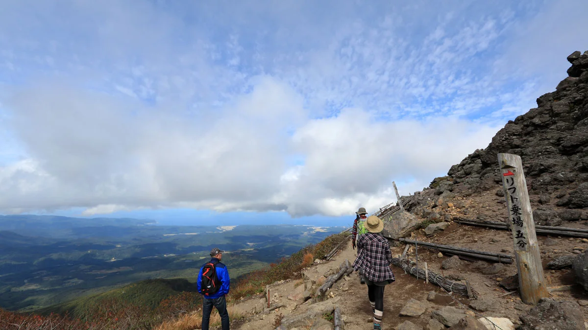 九合目の鳳鳴ヒュッテまでの道