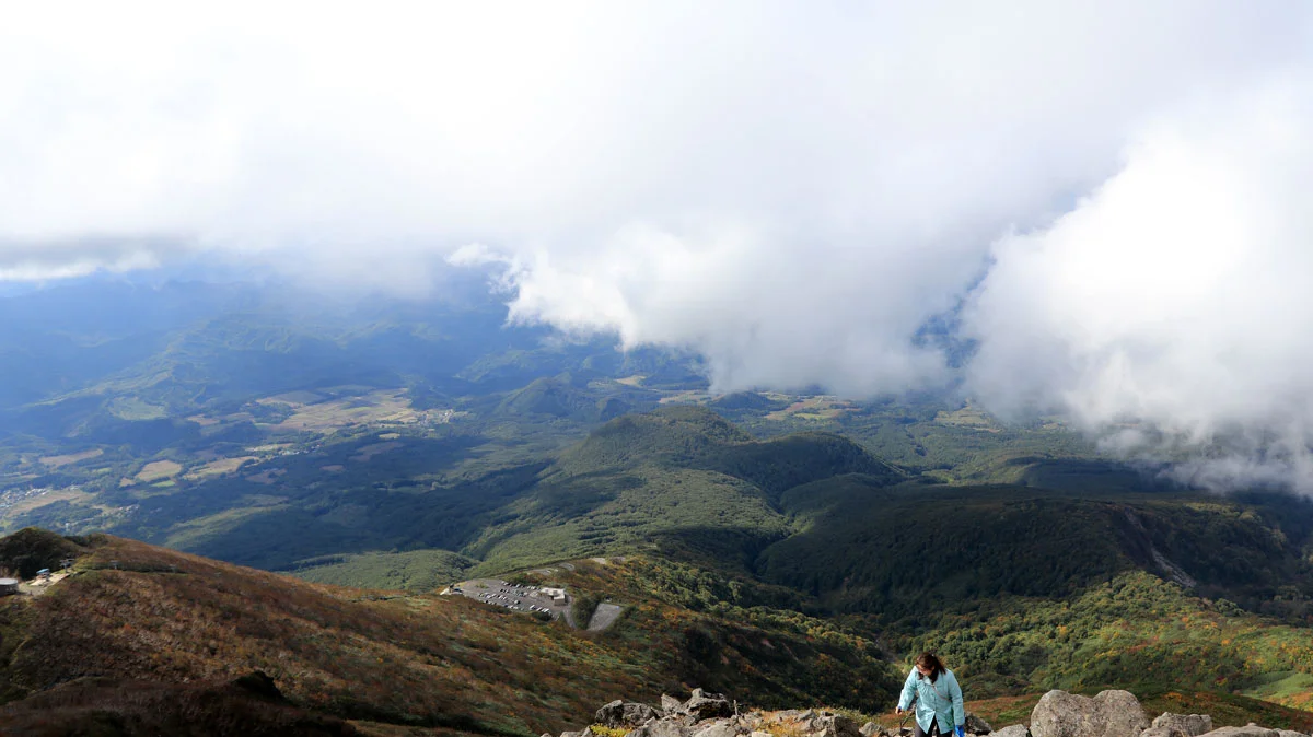 岩木山の山頂から登ってきた西側の展望