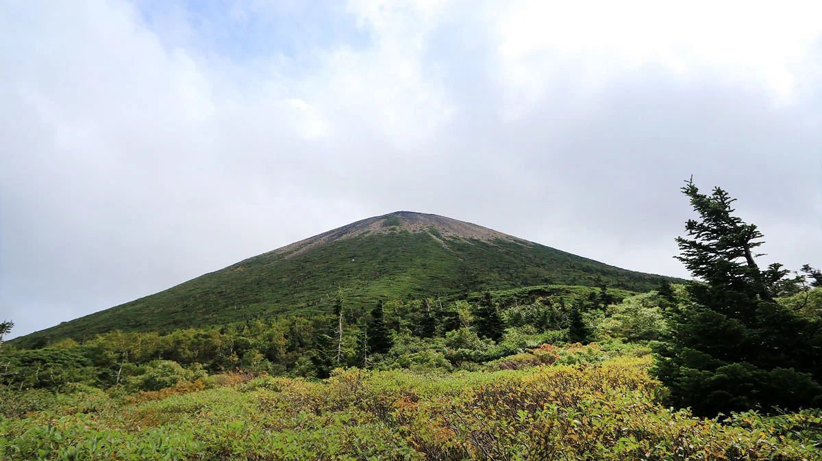 平笠不動から見る岩手山