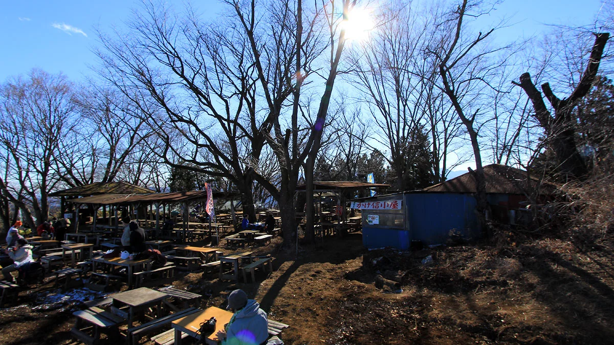 かげ信小屋の休憩スペース