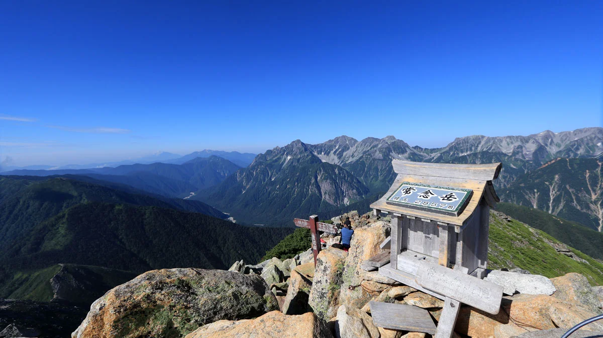 常念岳山頂