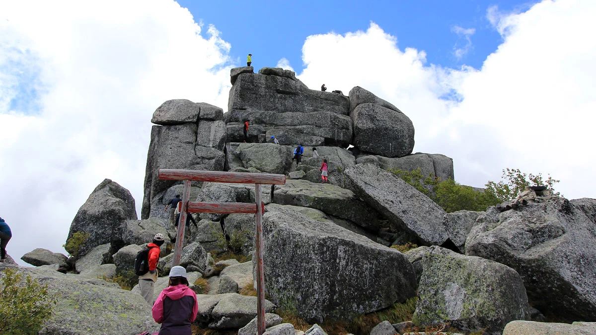 金峰山山頂の五丈岩