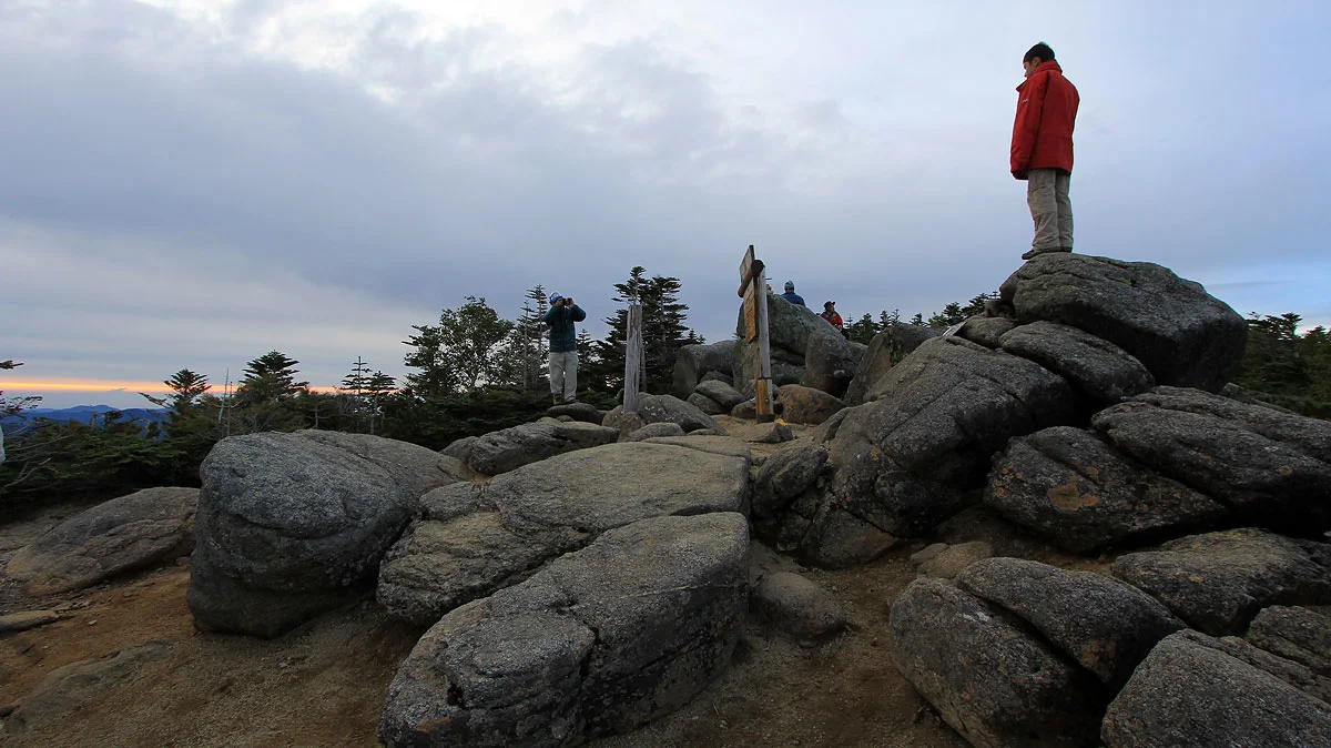 北奥千丈岳の山頂スペース
