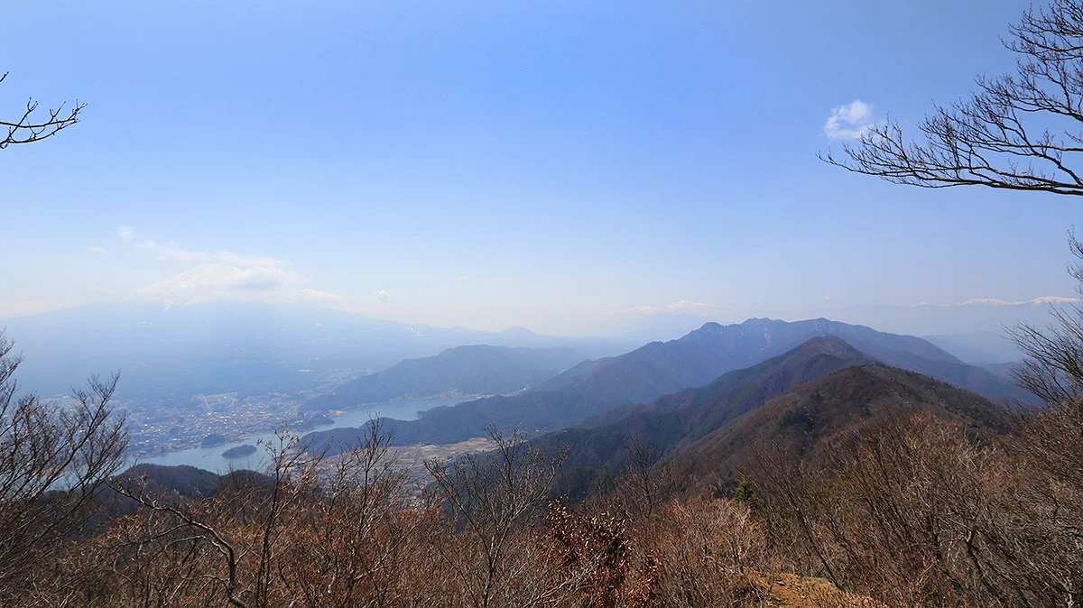 破風山・節刀ヶ岳へと続く御坂山塊