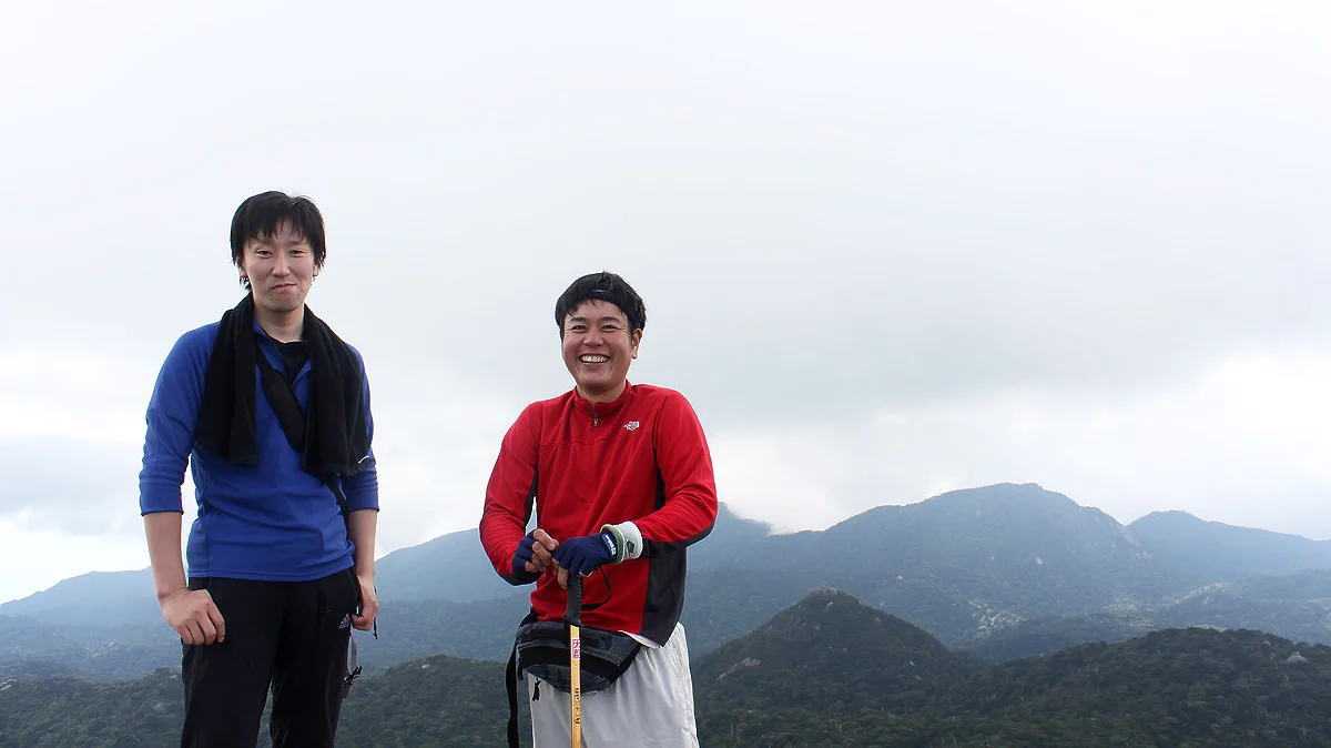 黒味岳山頂での記念撮影