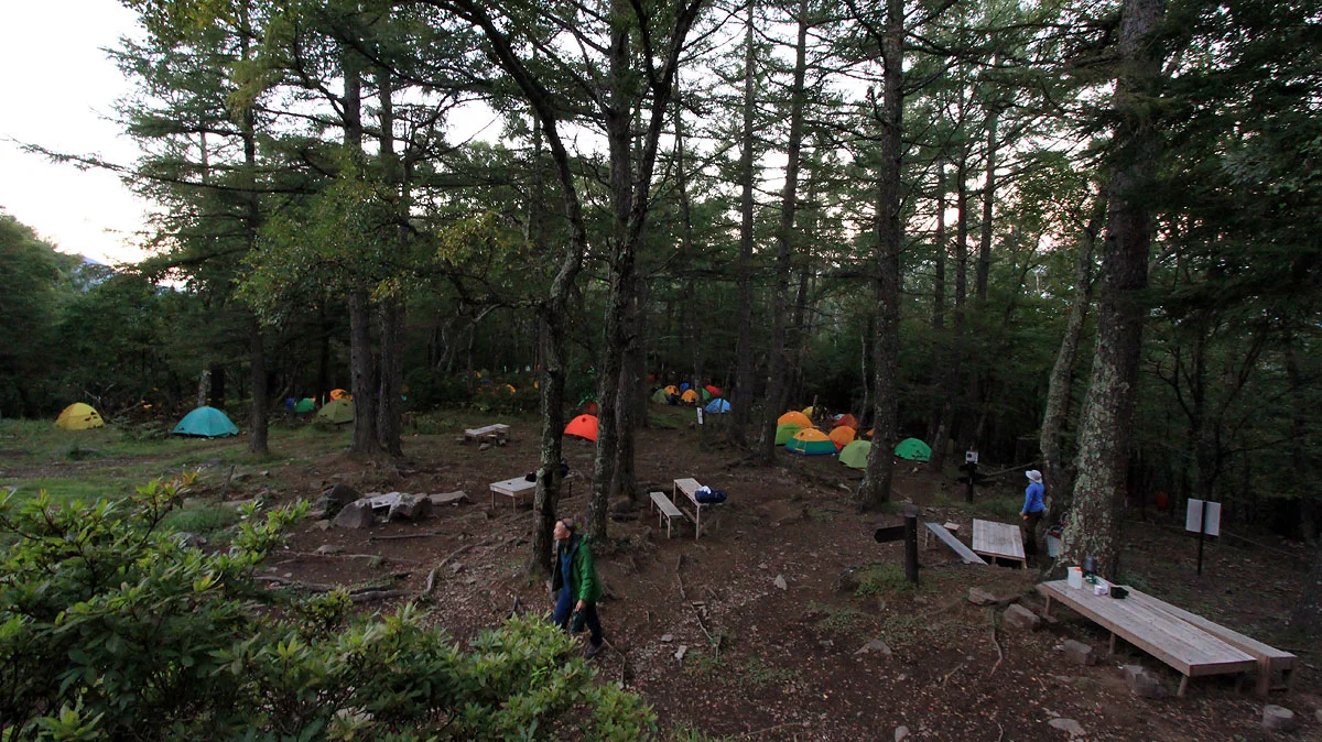 富士見平小屋前のテント