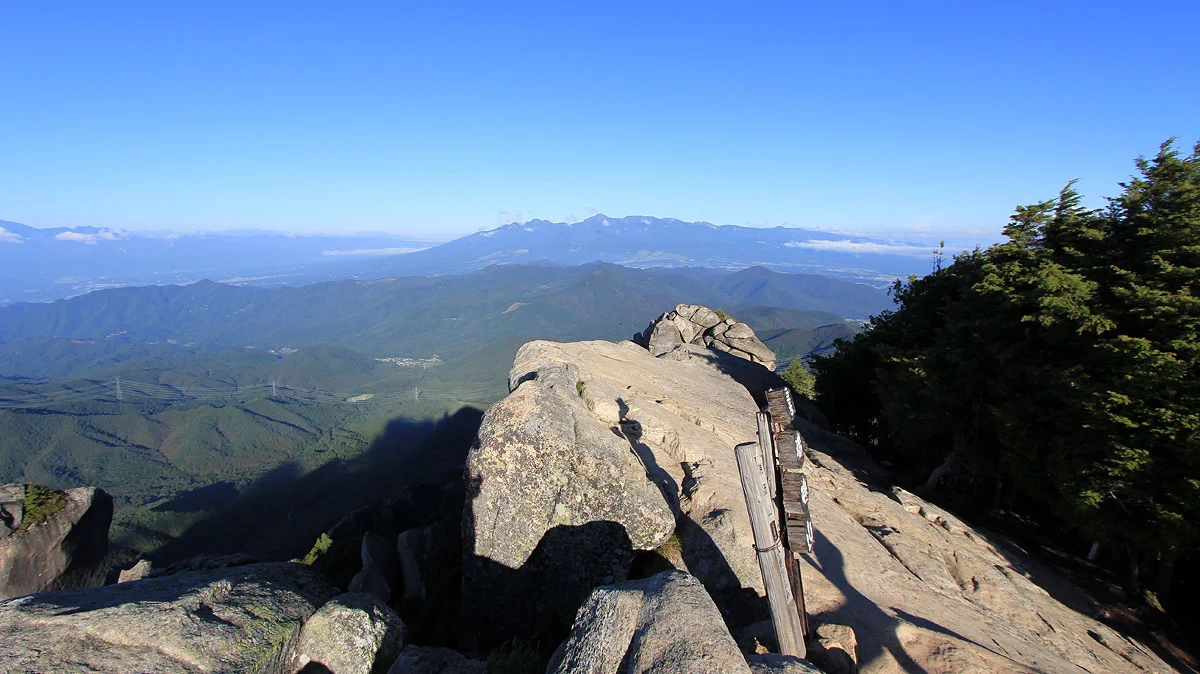 瑞牆山山頂スペース