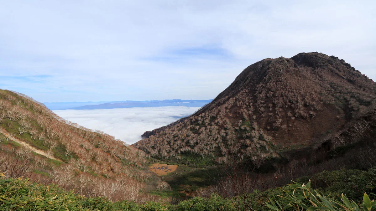 長助池と妙高山