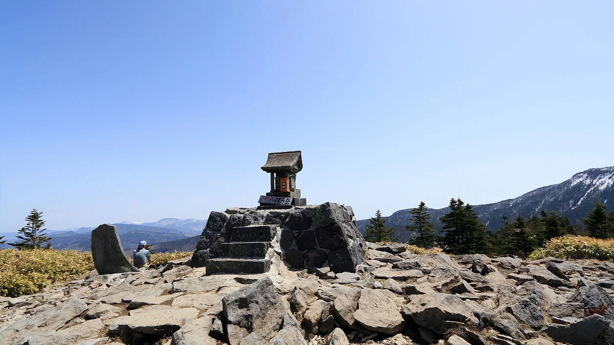 根子岳山頂