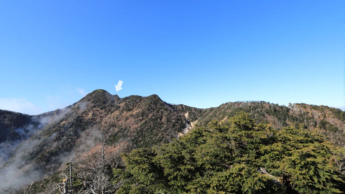 女峰山まで続く尾根