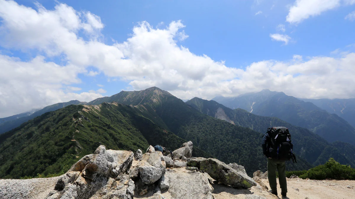 大下りノ頭から見た大天井岳