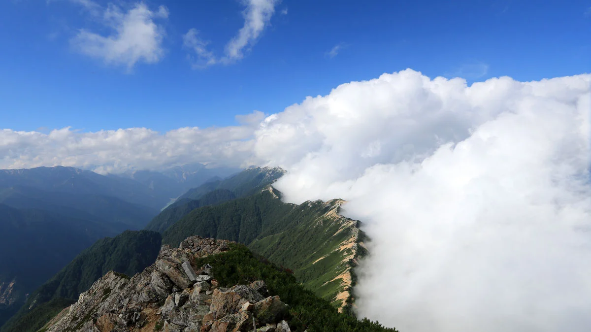 大天井岳から見た燕岳方面の展望
