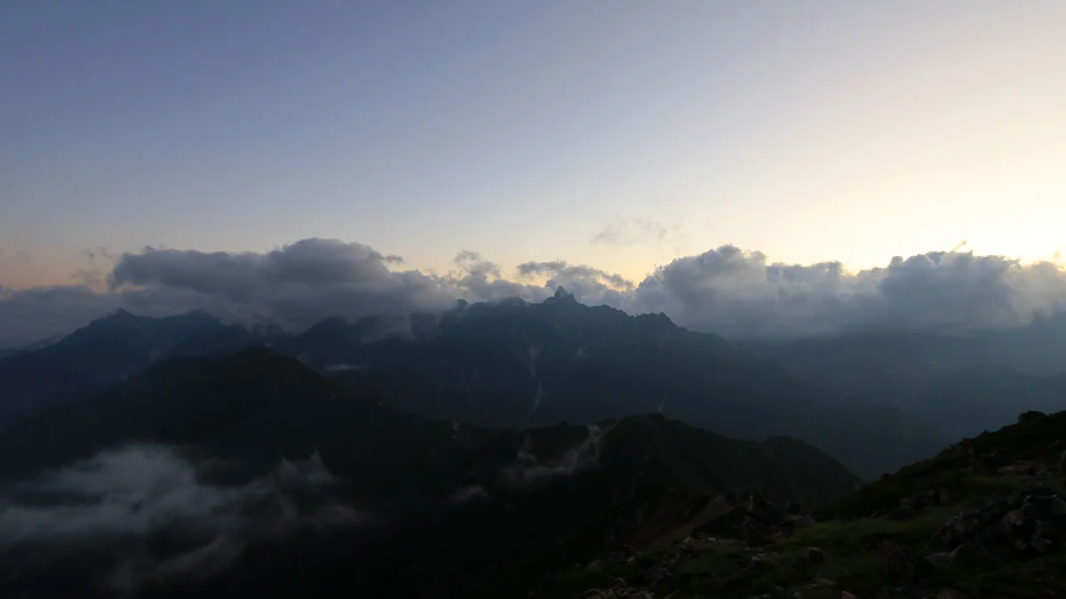 陽が沈んだあとの槍ヶ岳