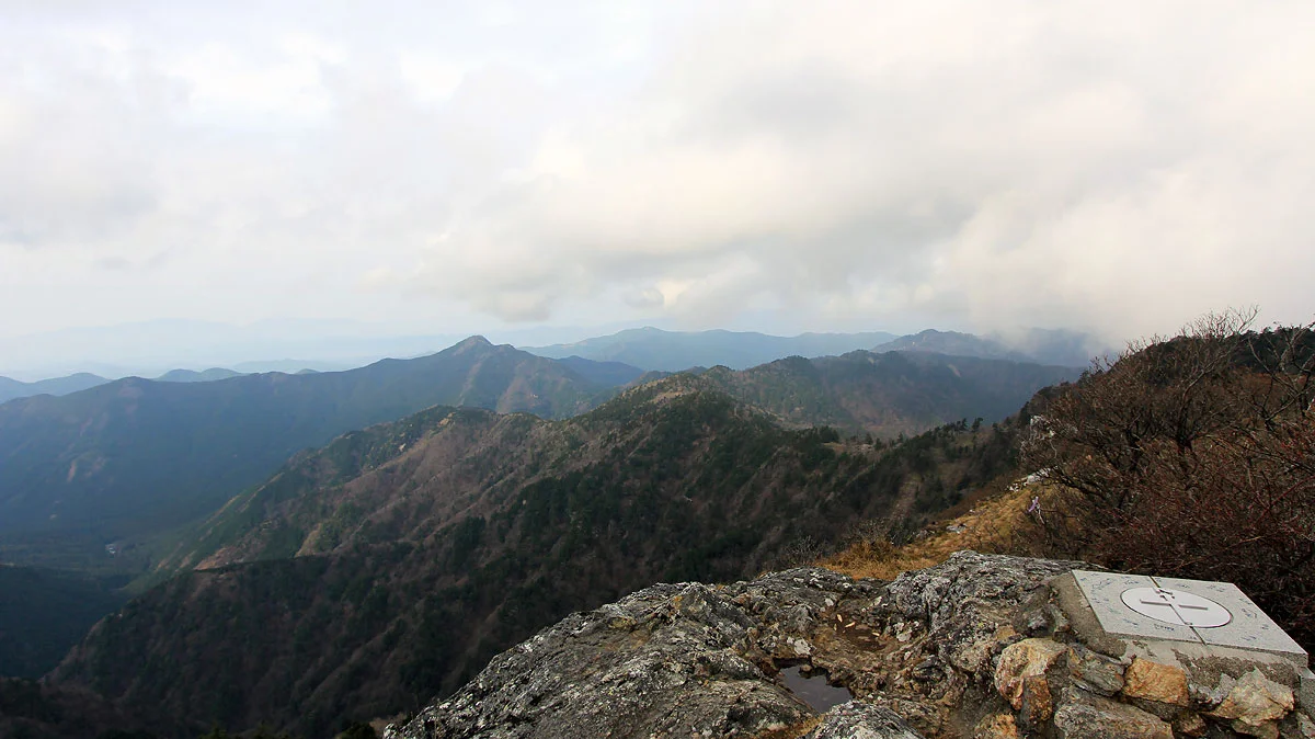 日本岩から北側の展望。