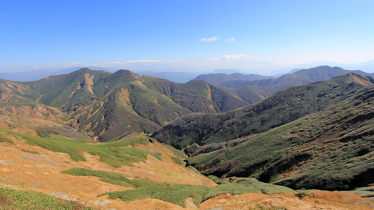 万太郎山の山頂から撮影
