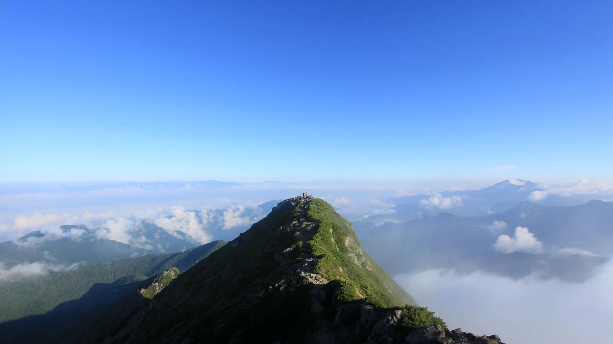 東峰から見た西峰