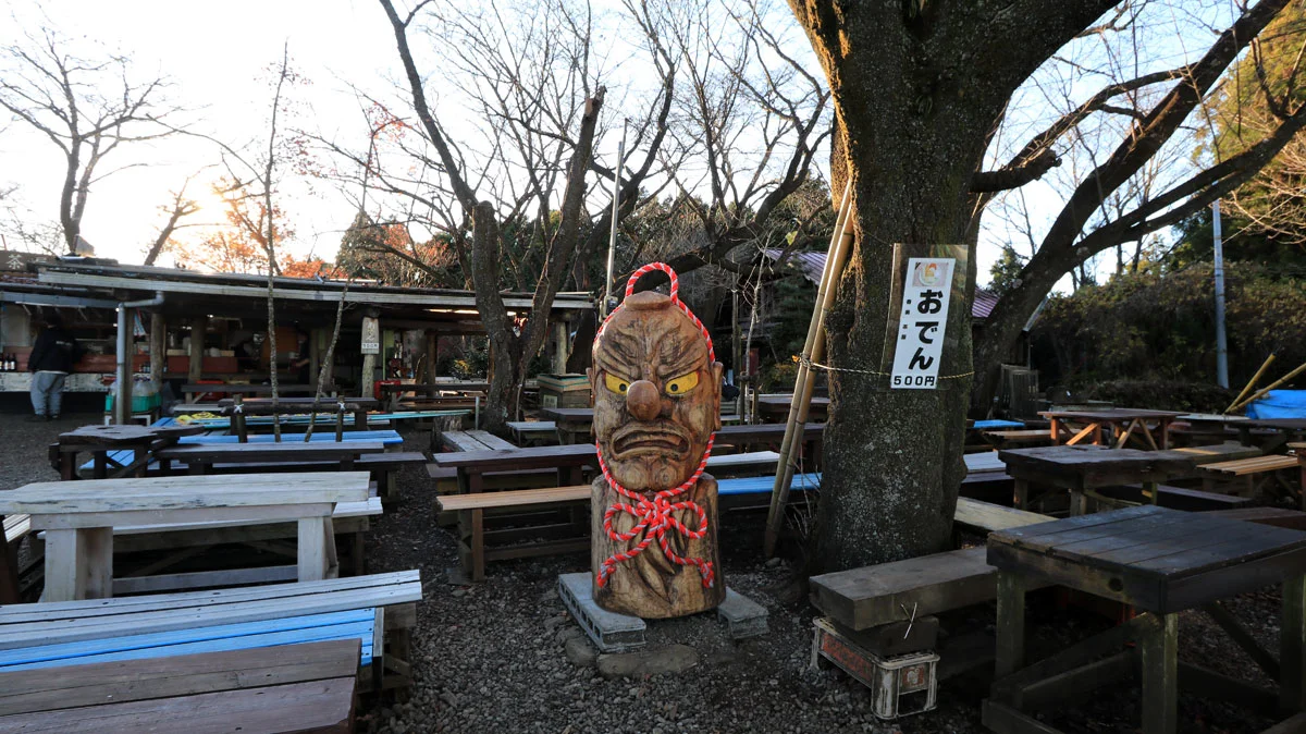 天狗の木彫り像