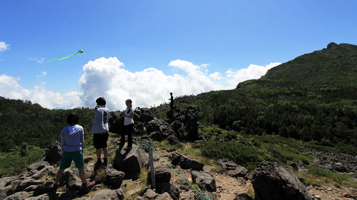 岩場を登り切った場所