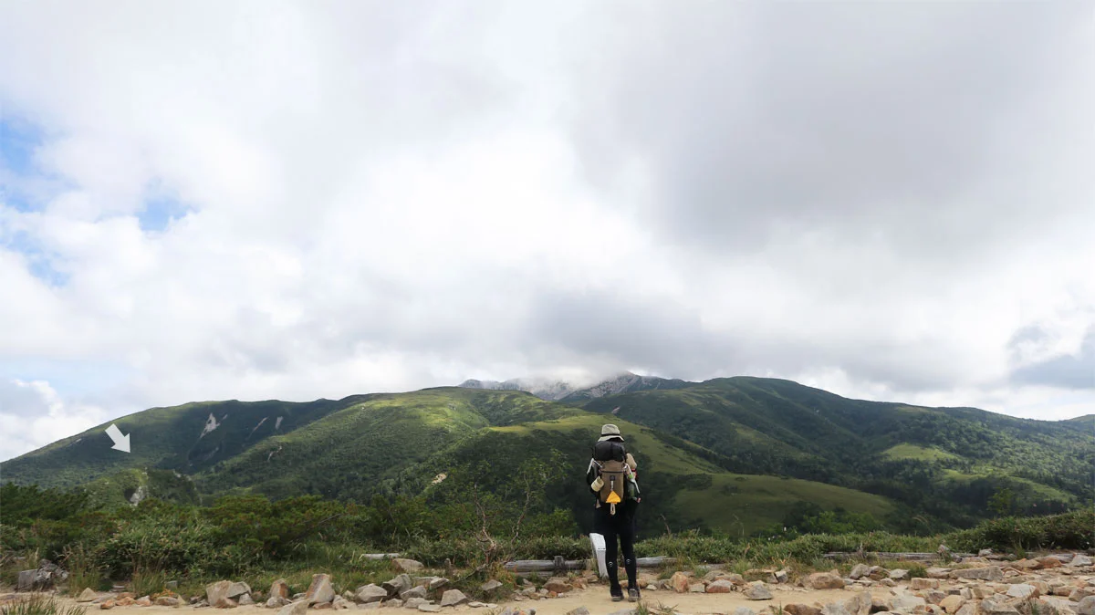五光岩ベンチから薬師岳方面の展望