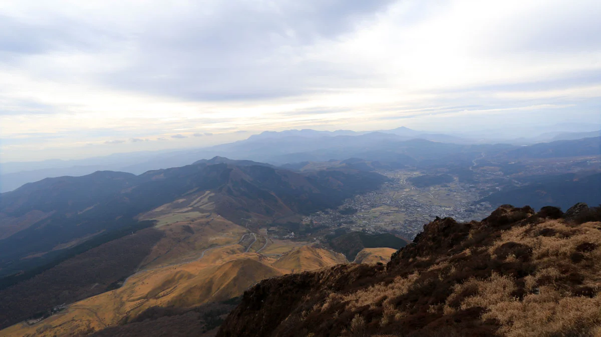 由布岳東峰からの展望