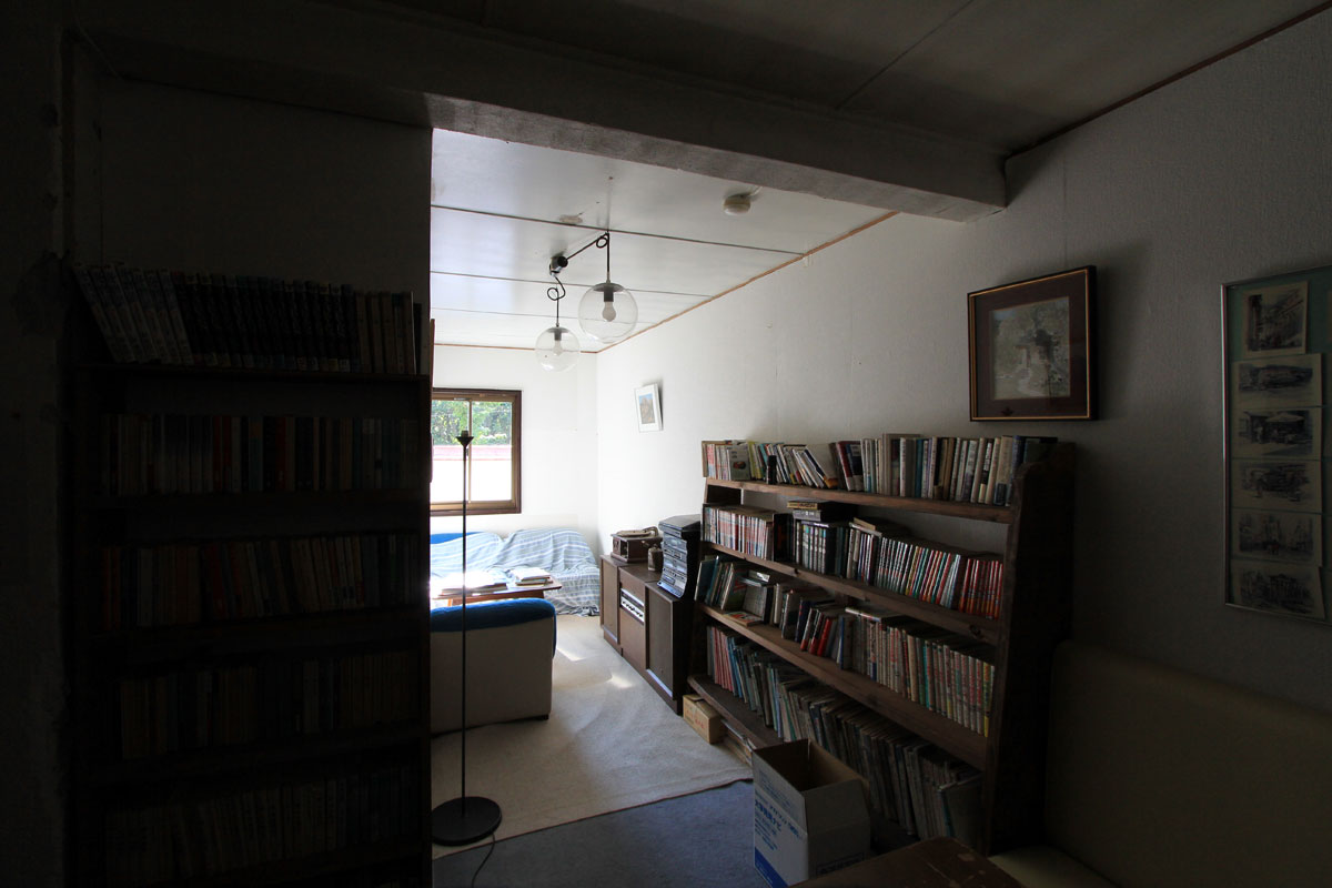 瑞牆山荘の図書室