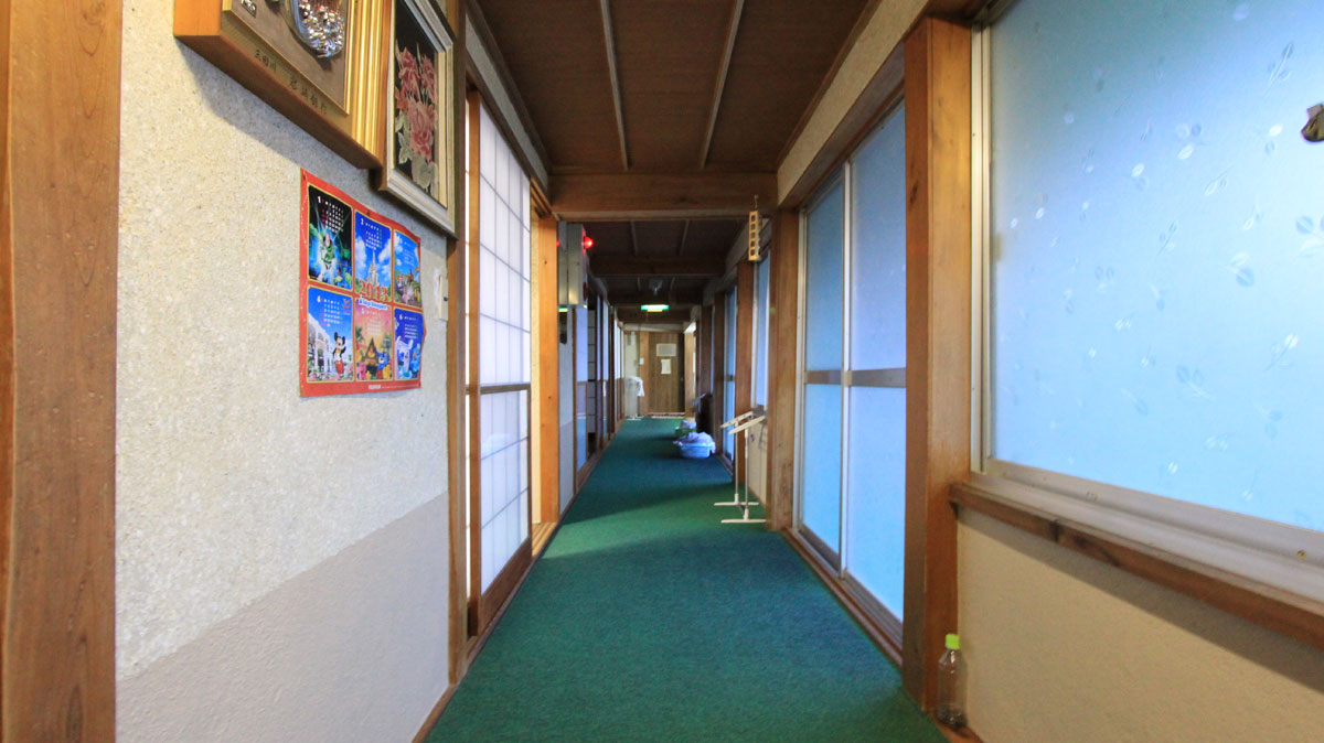両神山荘の廊下