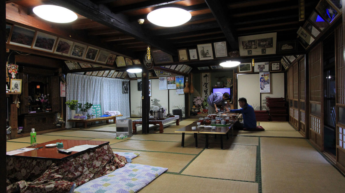 両神山荘の食堂