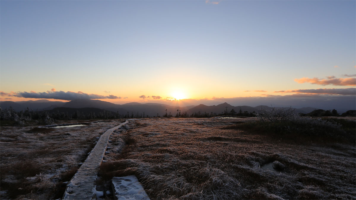 苗場山頂からの夕日
