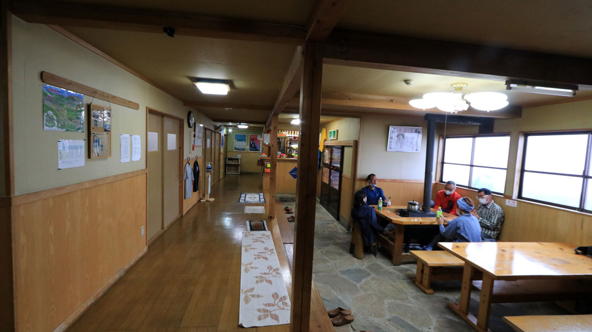 笠ヶ岳山荘の自炊スペース